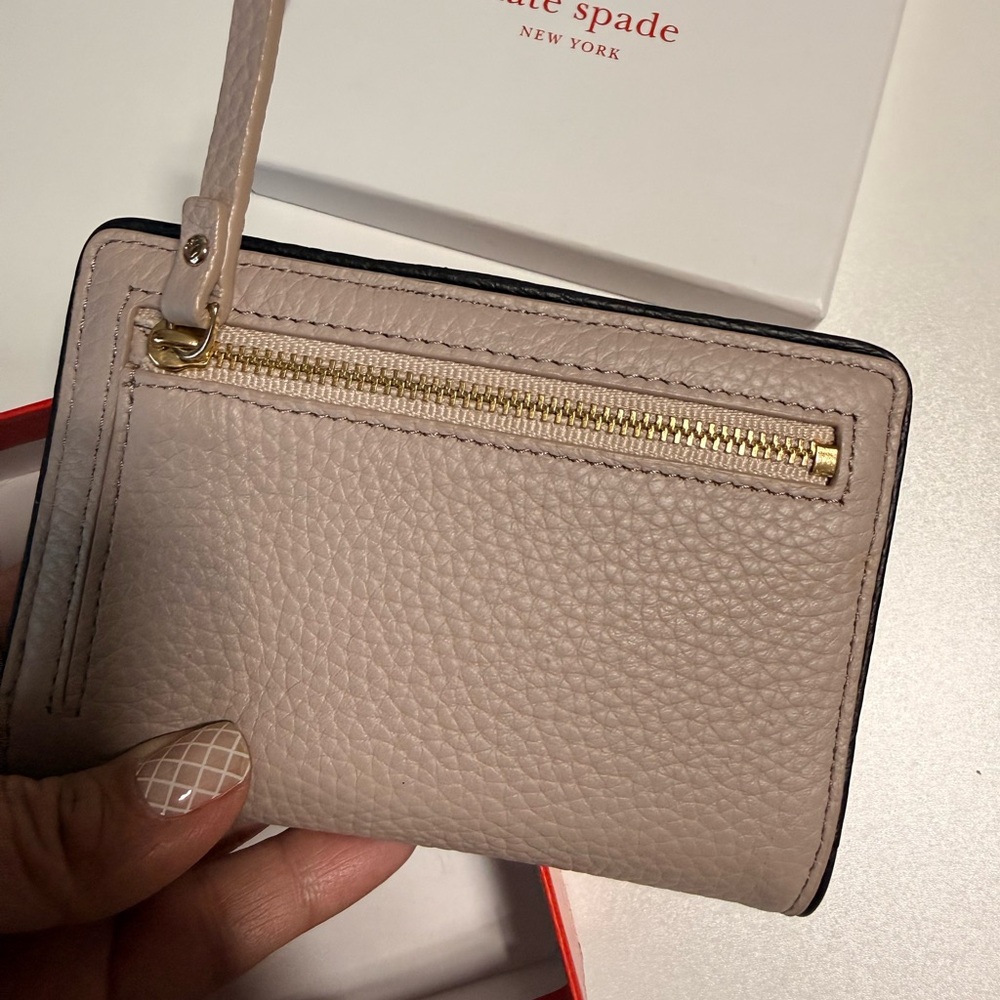 Kate Spade Blush Leather Wallet - Picture 2 of 6